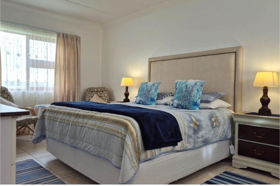 4 Bedroom Property for Sale in Stilbaai Wes Western Cape